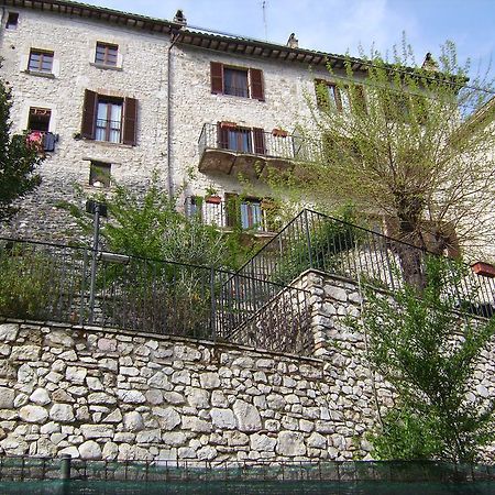 Il Castello Sul Lago Arrone Εξωτερικό φωτογραφία