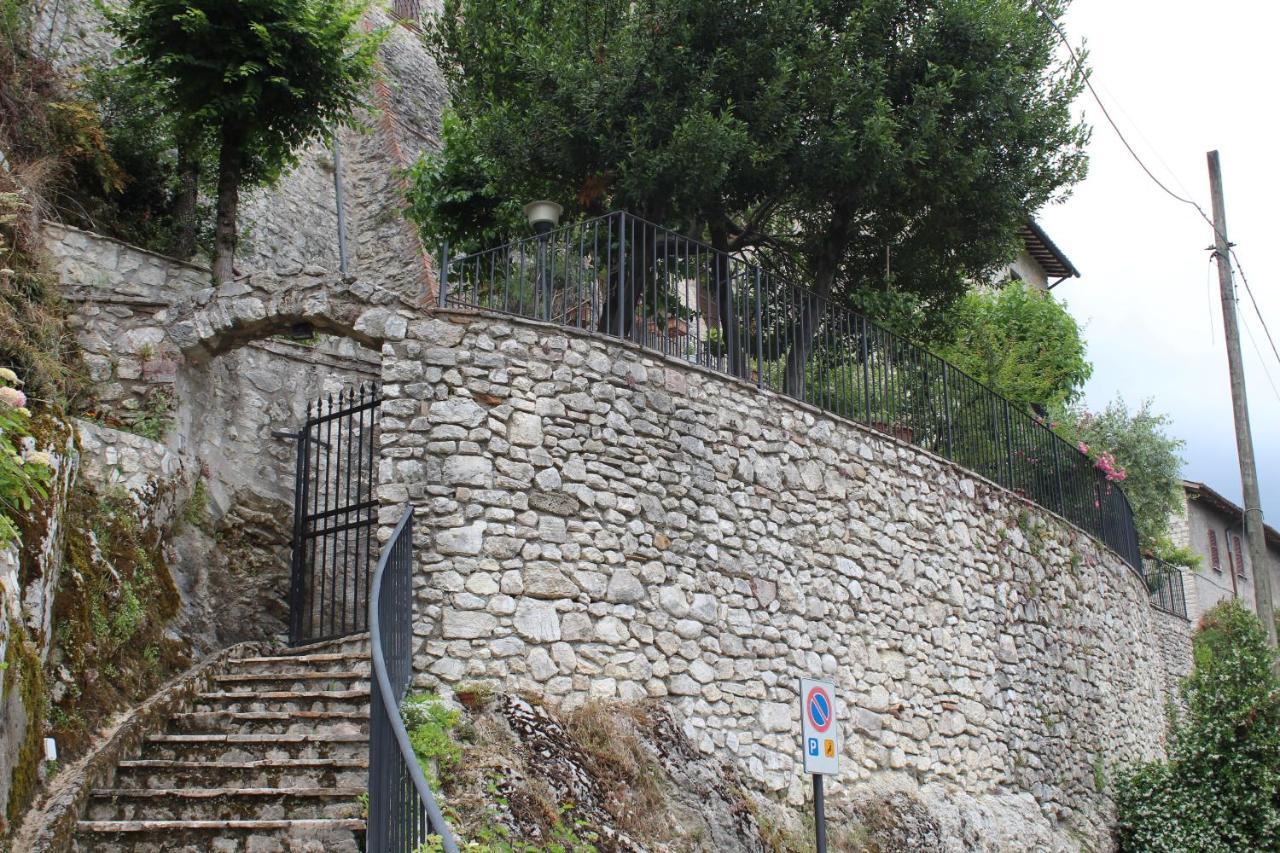 Il Castello Sul Lago Arrone Εξωτερικό φωτογραφία