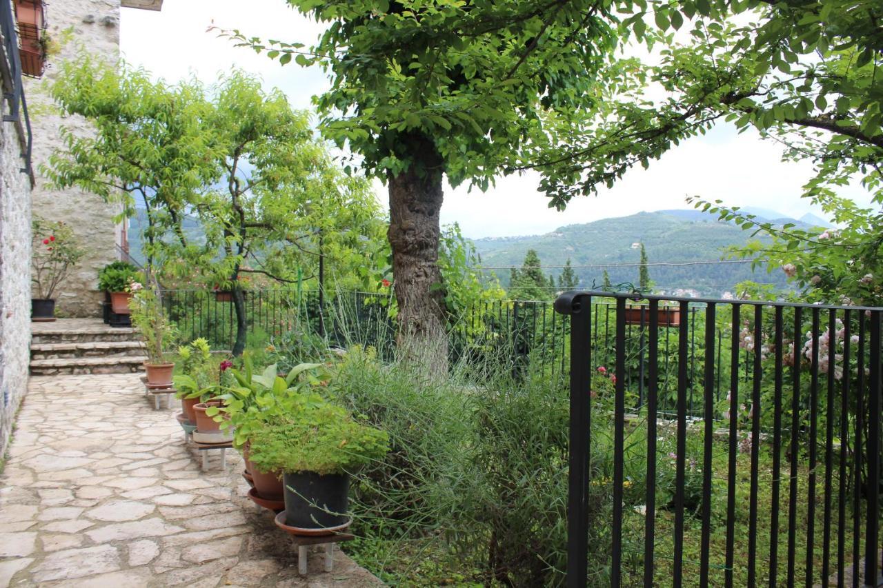 Il Castello Sul Lago Arrone Εξωτερικό φωτογραφία