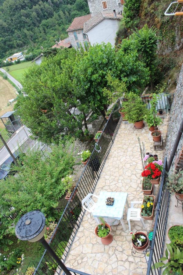Il Castello Sul Lago Arrone Εξωτερικό φωτογραφία